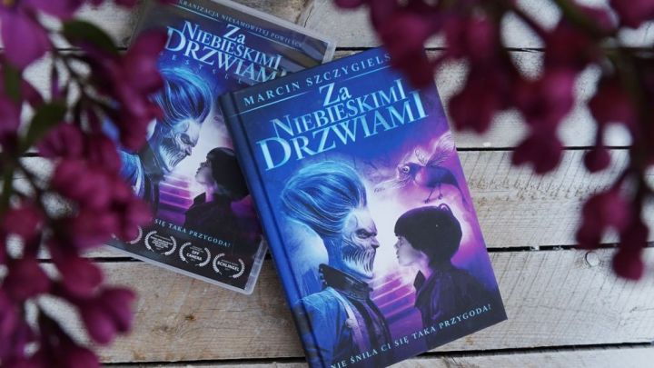 Za niebieskimi drzwiami - Marcin Szczygielski - Strefa Psotnika