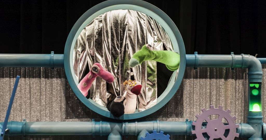 Spektakl Teatru Baj „NOWE – jeszcze bardziej niesamowite – PRZYGODY SKARPETEK"